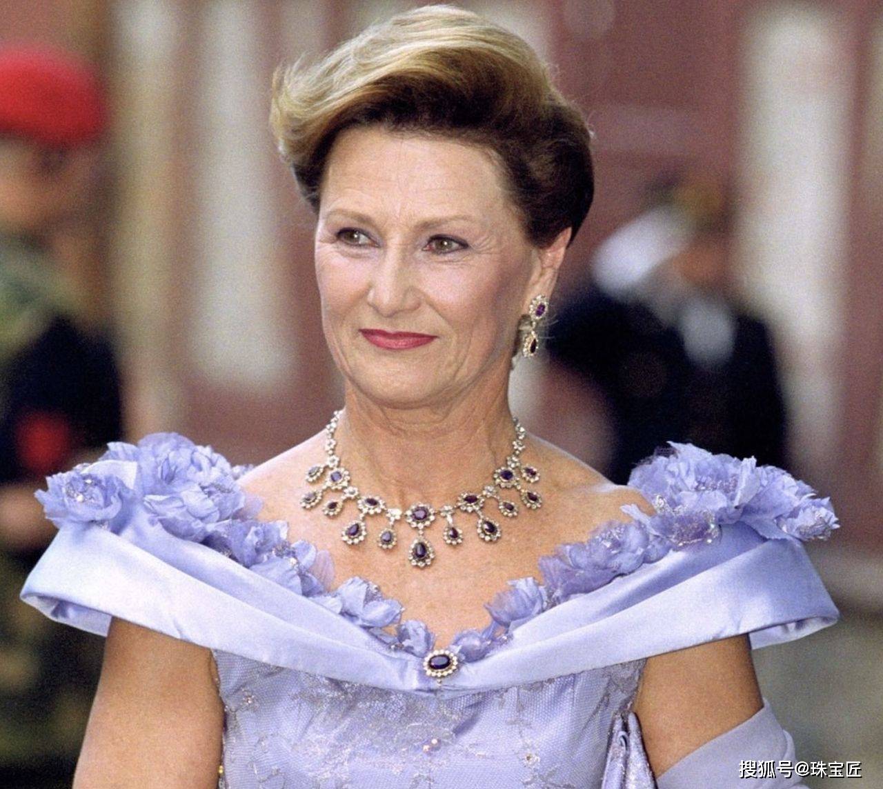 PG电子模拟器成人礼开战斗机继承箱里装满