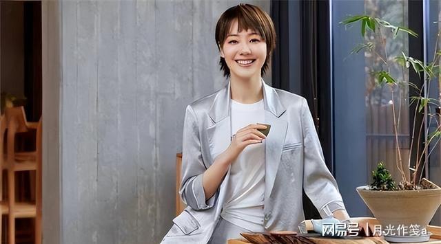 pg电子免费模拟器下载住三层豪华别墅与丈